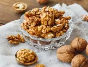За какво се използва водата от накиснати орехи?