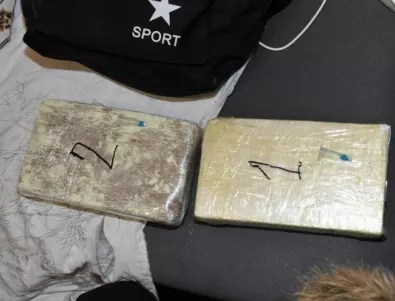 Задържаха мъж в Бургас за притежание на над два килограма кокаин