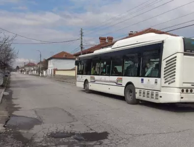 Заради болни от коронавирус - още търсят пътниците от автобус от София до Хасково