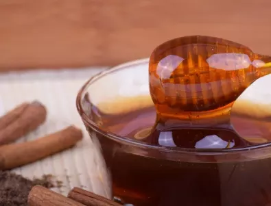 Здравословните проблеми, за които се твърди, че могат да се лекуват с мед и канела 