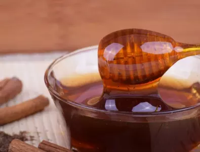 За какво е толкова полезна напитката с мед и канела? Отговорът ще ви изненада!