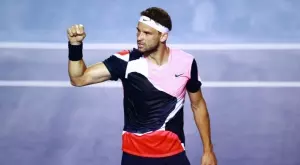 {{ otherArticle[0].article.title }}