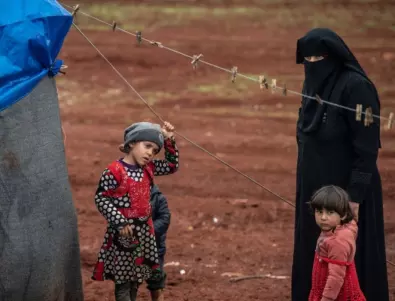 Десетилетие война в Сирия е отнело близо половин милион живота 