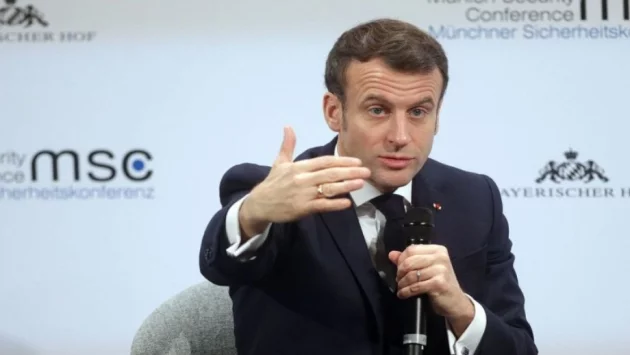 Еманюел Макрон и Джузепе Конте искат глобално сътрудничество заради коронавируса