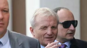 {{ otherArticle[0].article.title }}