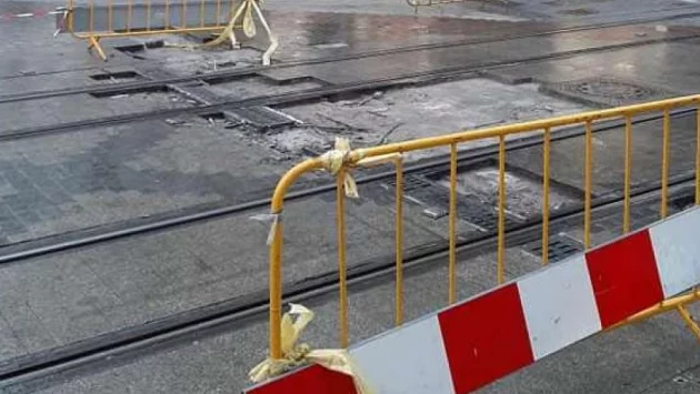 Започна пореден ремонт настилката на улица "Граф Игнатиев"