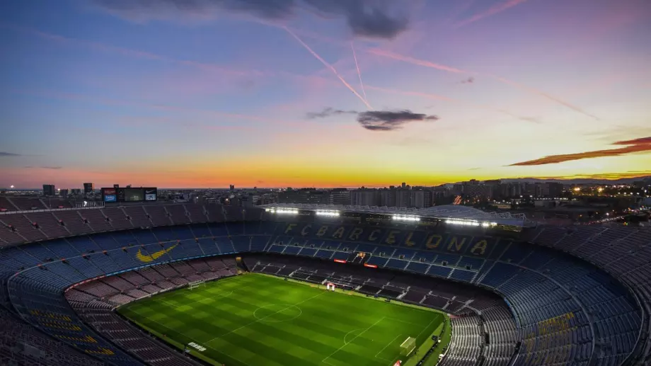 Барселона е играла на рушащ се "Камп Ноу" през 2019 г.