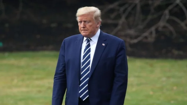 Провали ли се Тръмп като лидер срещу коронавируса?