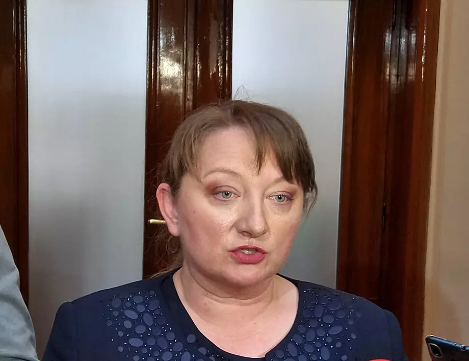 Сачева призна за проблеми със Закона за личната помощ, Мая Илиева разкри лъжа