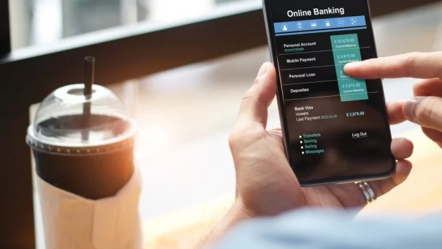 Експерти: Коронавирусът накара повече хора да банкират онлайн