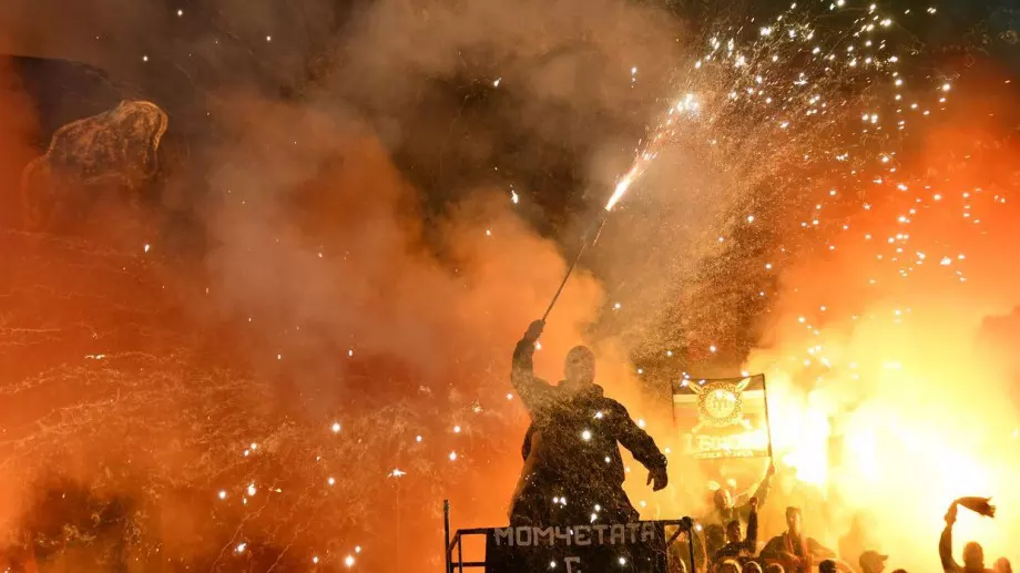Фенове на ЦСКА заплашиха с протести заради обещана помощ на Левски от Бойко Борисов