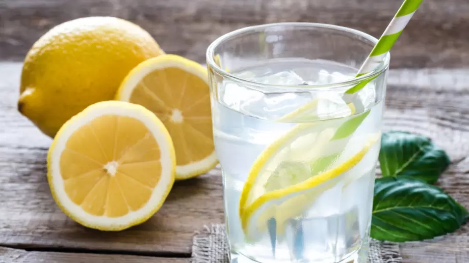 Какво ще се случи с тялото ни, ако пием вода с лимон всяка сутрин
