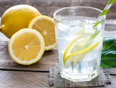Испански диетолог каза ИСТИНАТА за водата с лимон