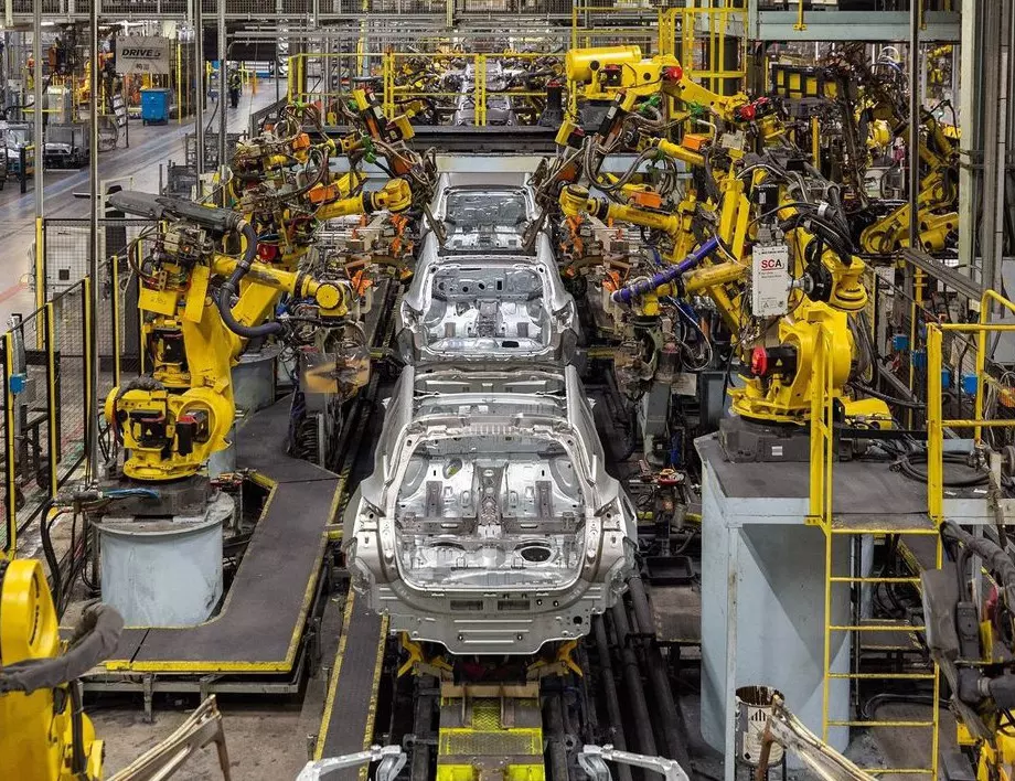 Европейските автомобилни заводи продължават ваканцията си