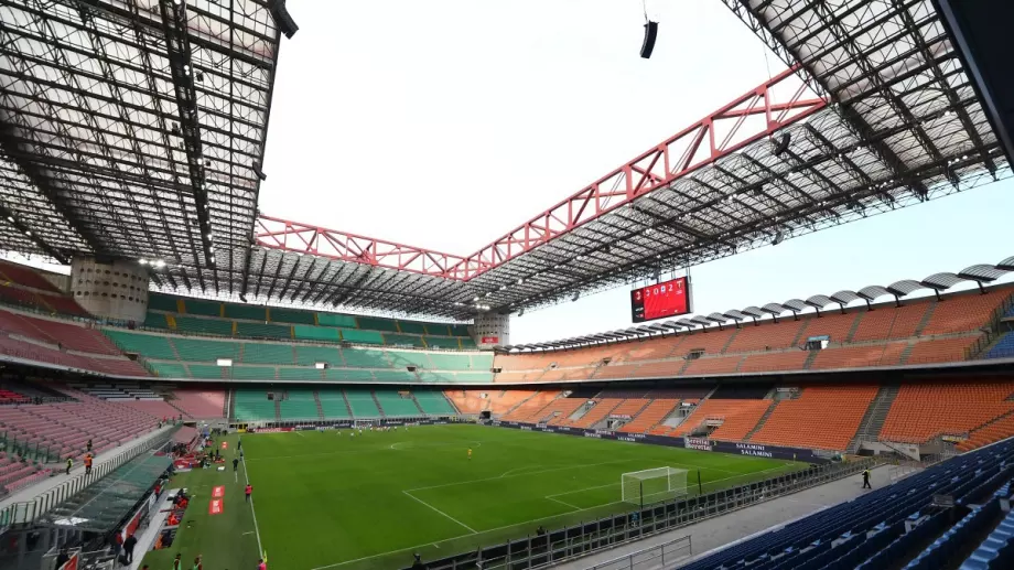 Стадионите в Италия ще могат да приемат фенове на 50% от капацитета си