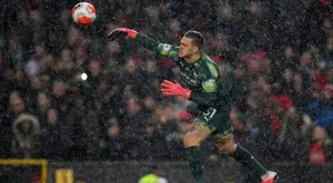 {{ otherArticle[0].article.title }}