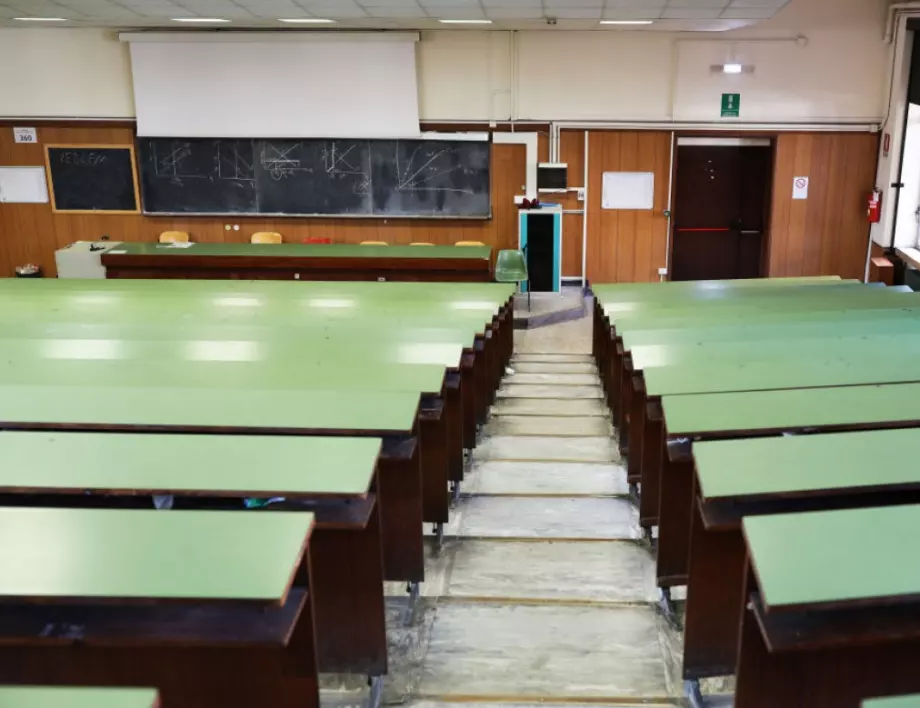 Гърция обяви как точно учениците и студентите ще се върнат в клас