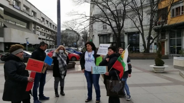 За промяна в системата на здравеопазването настояват медицински сестри в Бургас