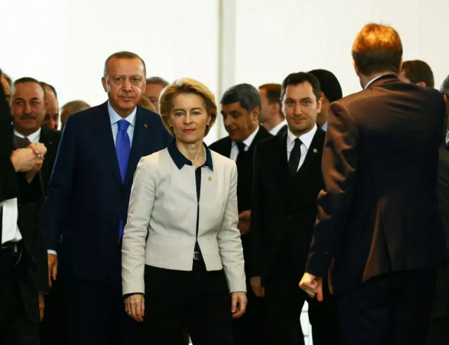 Мнение: Ердоган унижи  Урсула фон дер Лайен, но Шарл Мишел го позволи
