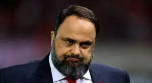 Босът на два футболни отбора има коронавирус, преди дни е гледал мач в Англия