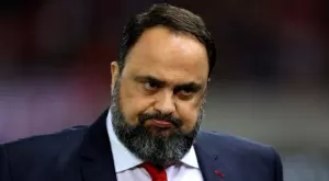 По балкански: Собственикът на Нотингам налетя да бие съдията след мача с Ливърпул (ВИДЕО)