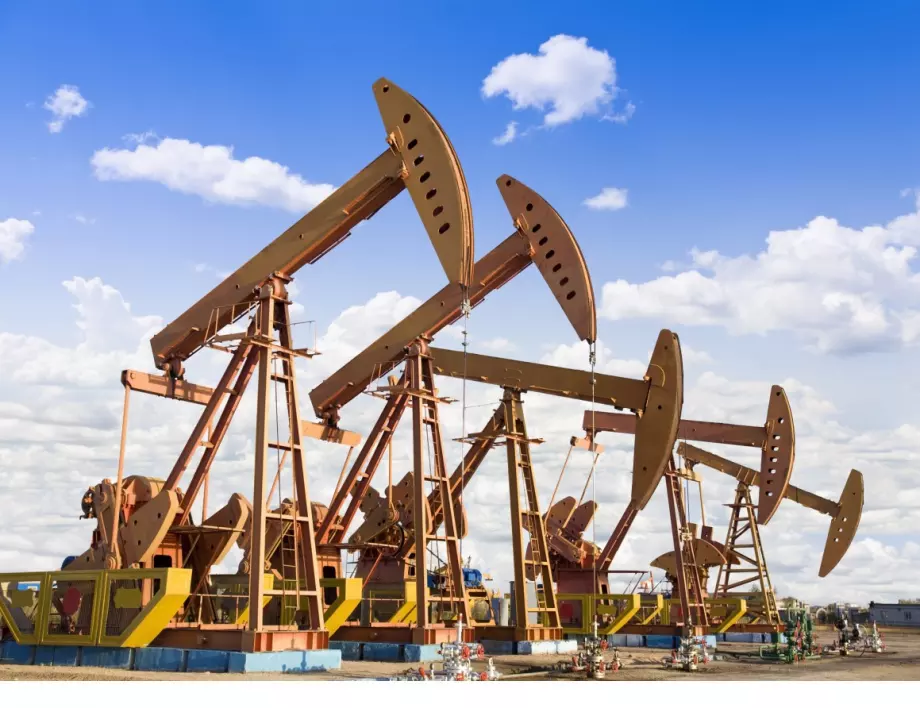 Продължаващите опасения около предлагането определиха цената на петрола