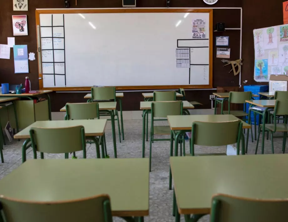 Училищата в Македония отварят врати на 1 септември 