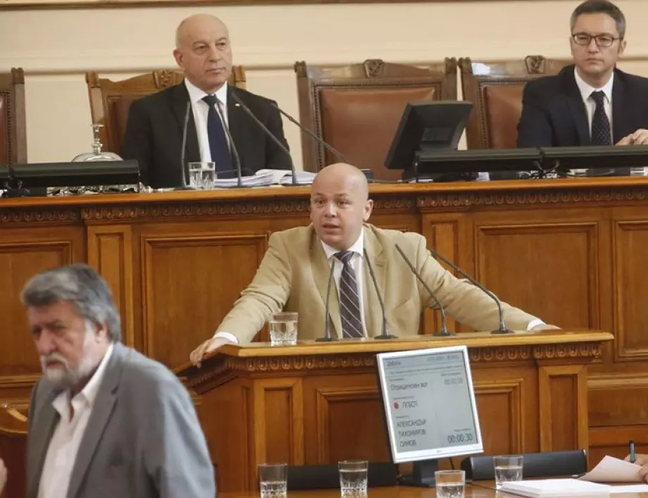 Александър Симов: Някои хора не могат да преживеят, че няма да бъдат министри в кабинет на Бойко Борисов