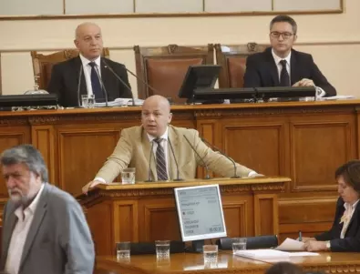 Депутат: Придворната политология беше като невропаралитичен газ в сутрешните блокове
