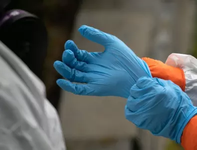 Ръкавиците невинаги ни предпазват от коронавирус, предупреждават специалисти