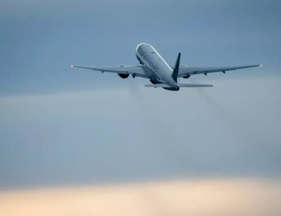 САЩ подготвят забрана на полети на китайски превозвачи 