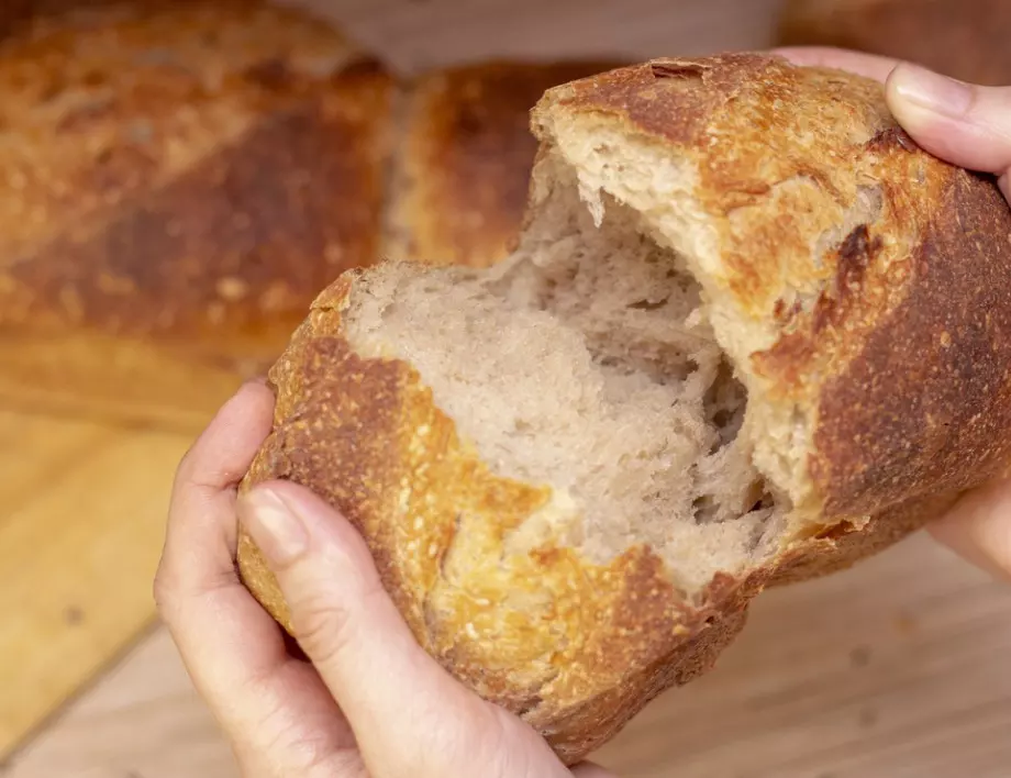 Рецепта на деня: Домашен хляб с лук