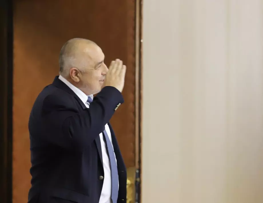 Борисов сърдит заради въпроси за медицински облекла (ВИДЕО)