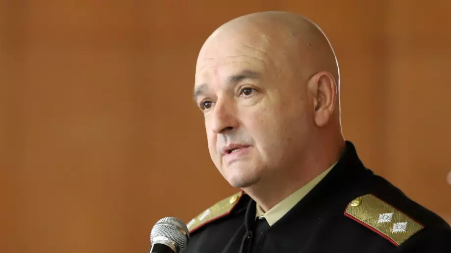 Генерал Мутафчийски към ЦСКА: Не поставяйте на риск хората!