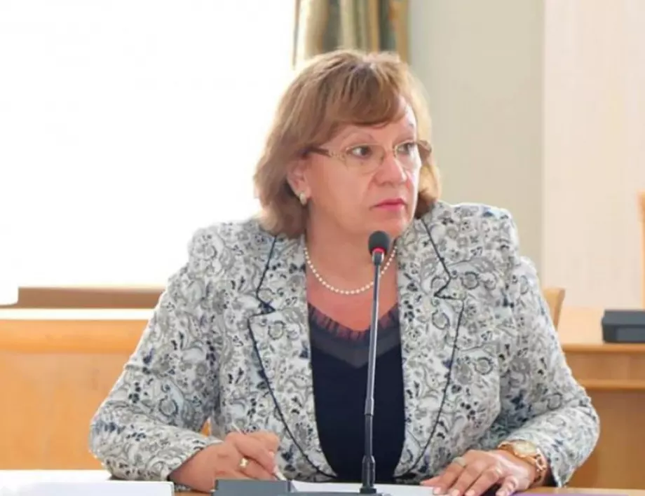 Корнелия Маринова: Патрулите в Ловеч ще бъдат безкомпромисни, ако мерките се нарушават