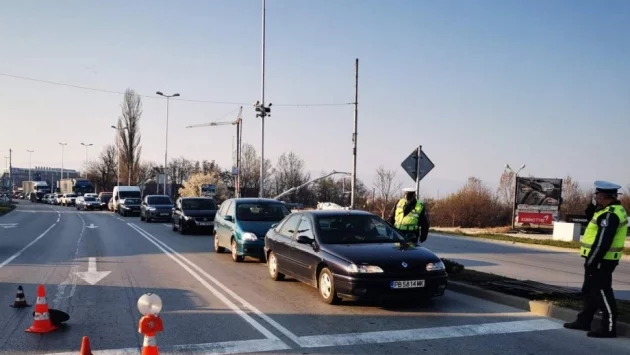 Няма напрежение след въведените тази нощ нови мерки заради COVID-19 у нас