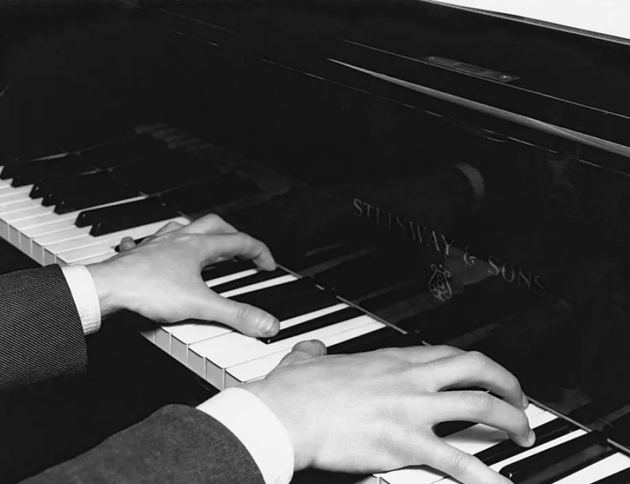 Руски пианист постави световен рекорд по свирене на пиано: 50 часа без прекъсване 