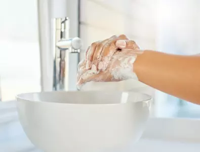Лекар съветва винаги да подсушаваме ръцете си след измиване