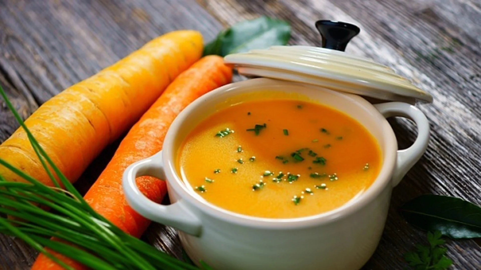 Полезна СУПА от моркови - добър избор, ако сте на диета