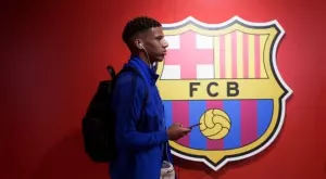 Играч на Барселона под наем няма против да не се връща в клуба, а да остане в Шалке 04