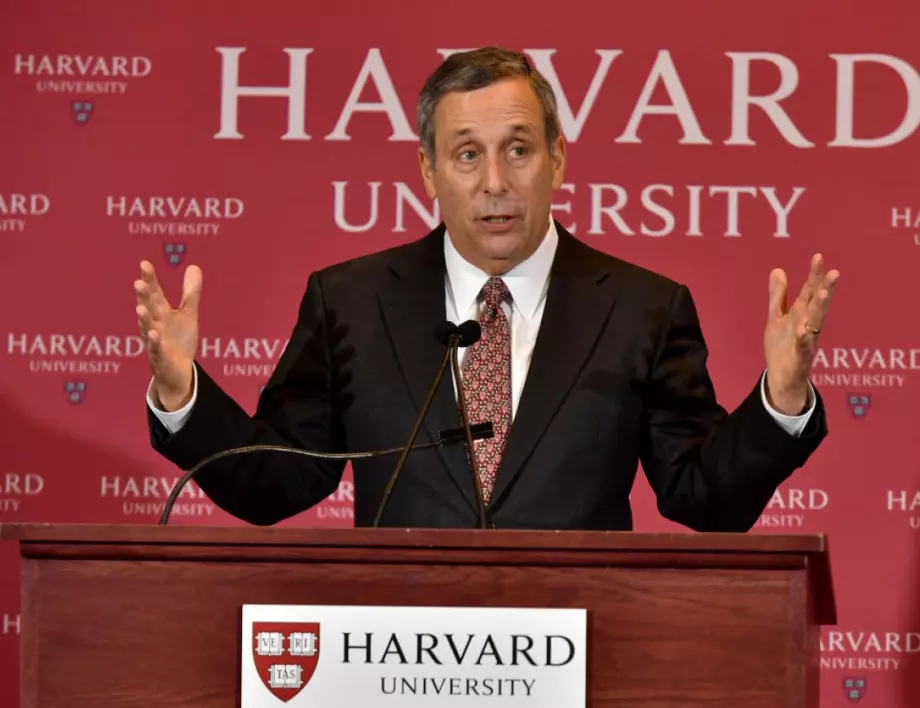 Президентът на Харвард е заразен с коронавирус, от коронавирус почина известен драматург