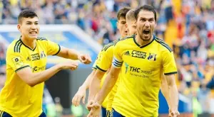 {{ otherArticle[0].article.title }}