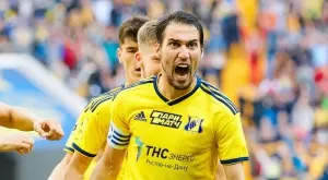 {{ otherArticle[0].article.title }}