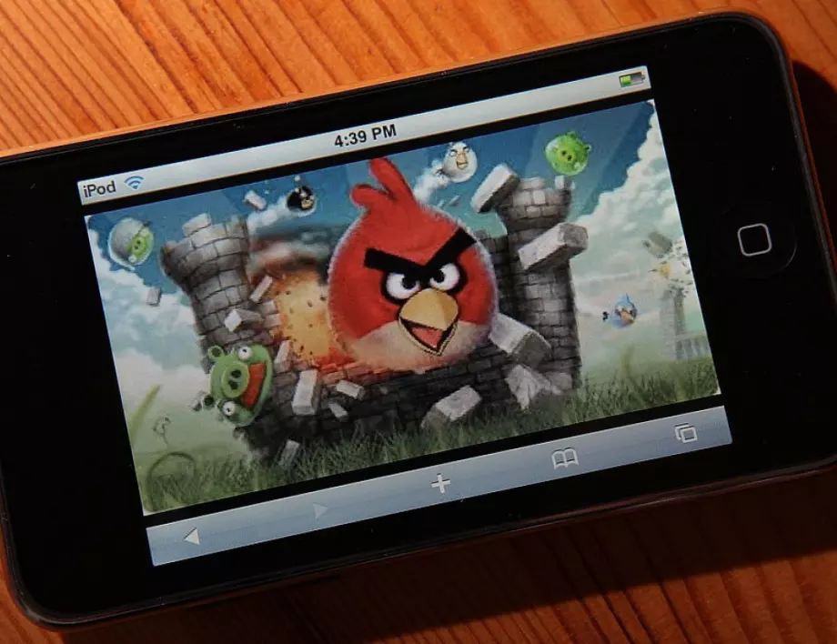 Правят сериал по играта Angry Birds