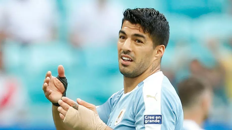 Луис Суарес се извини от името на целия отбор на Уругвай заради глупава постъпка