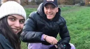 Красавица роди първото дете на Месут Йозил (СНИМКА)