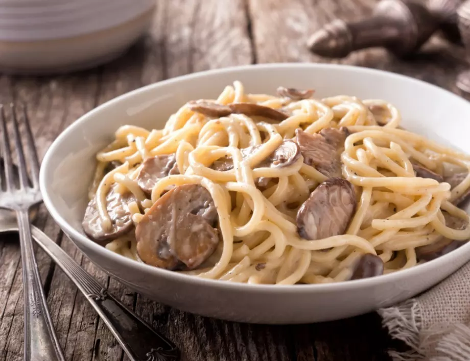 Рецепта на деня: Спагети с гъби в сметанов сос