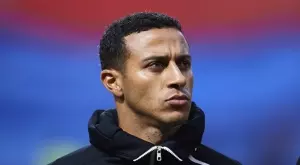 Директор в Байерн призна, че Тиаго Алкантара иска да напусне тима и че може да поеме към Ливърпул