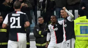 Манчестър Юнайтед проявява апетити към двама от Ювентус