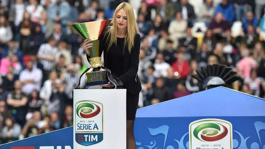 Феновете в Италия вече могат да посещават мачове в Серия А